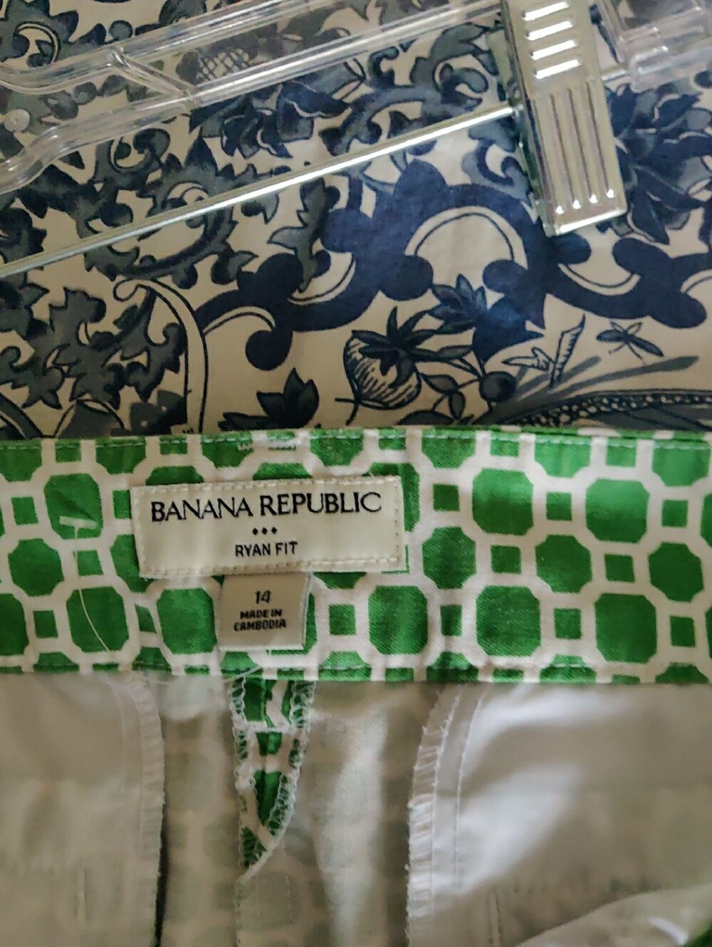 Banana Republic Green Geometric Print Ryan Fit Shorts NWOT size 14